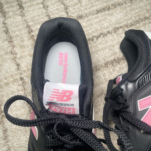 New Balance 997H sneakers in a women’s size 9 US (EU 40.5, UK 7). - Picture 10 of 16
